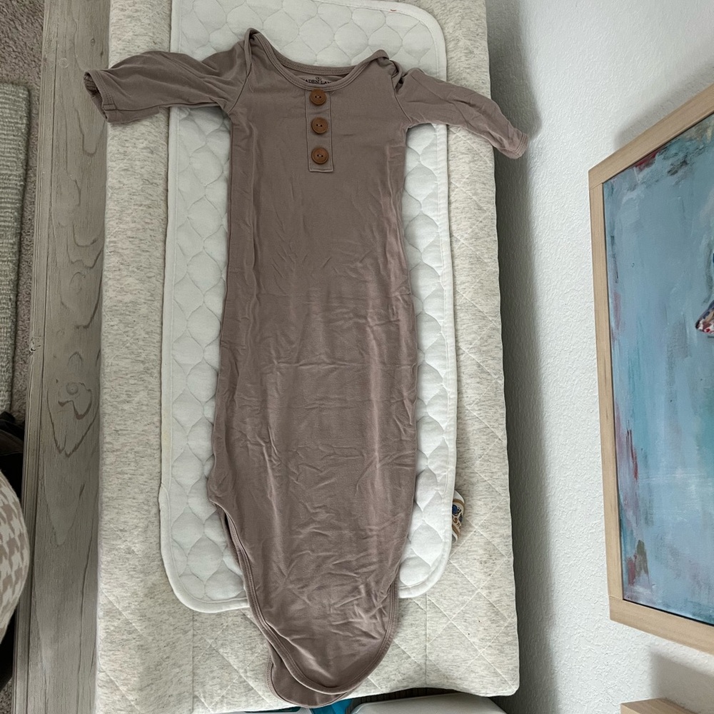 Caden Lane 0-3 Gown